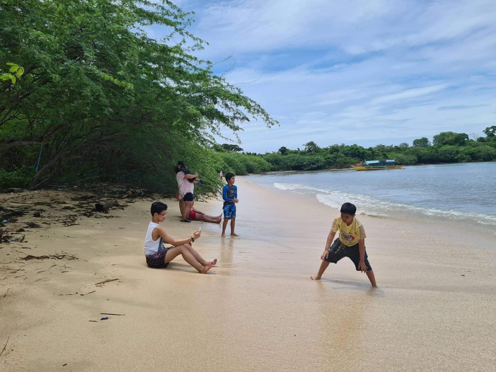 Calatagan'S Bahay Kubo - With Beach Access Villa Batangas Luaran gambar